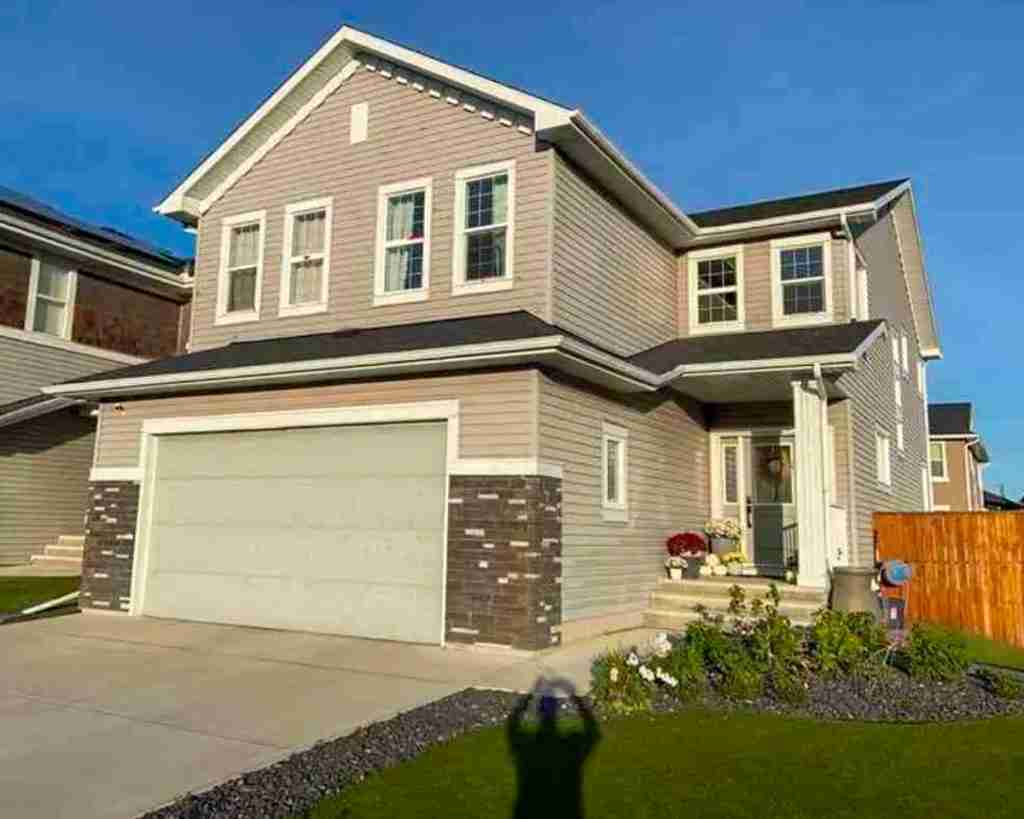 Home 20 Impress-Roofing-Calgary-Work-6